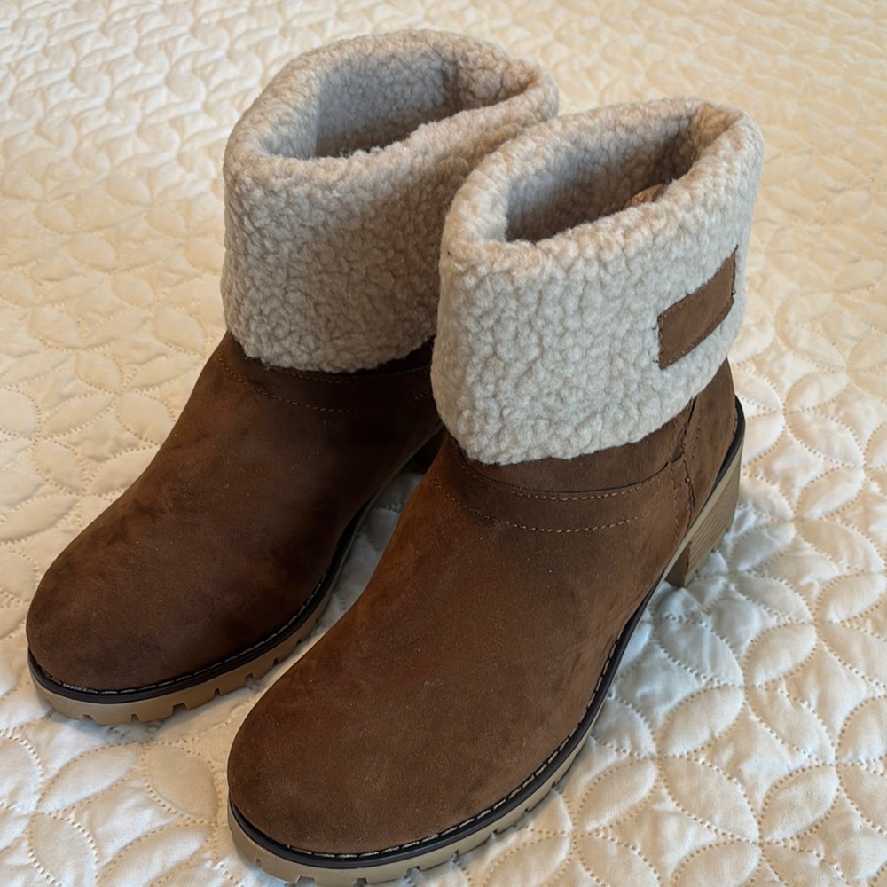 Cozy Brown Ankle Boots with Shearling Lining Brand New Size 41
